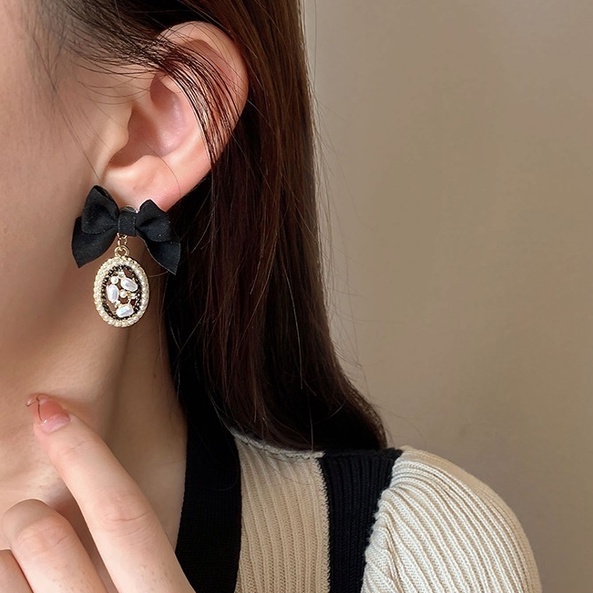 Bông tai đính ngọc trai giả phong cách vintage