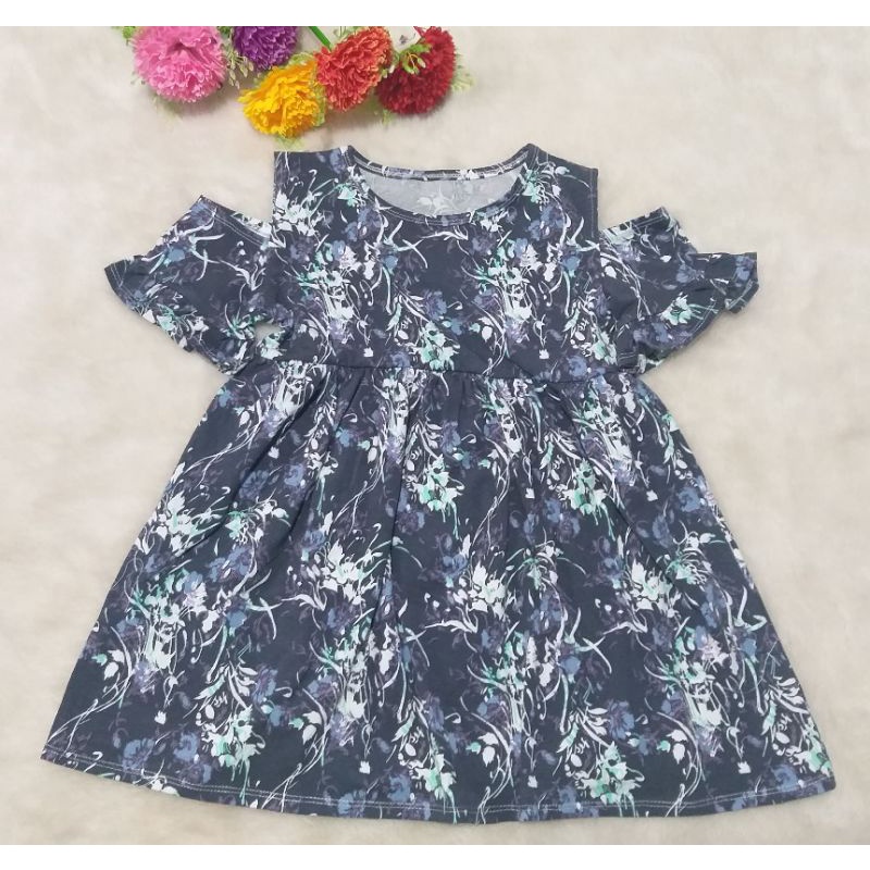 Sỉ, lẻ váy cotton hở vai cho bé được chọn mẫu