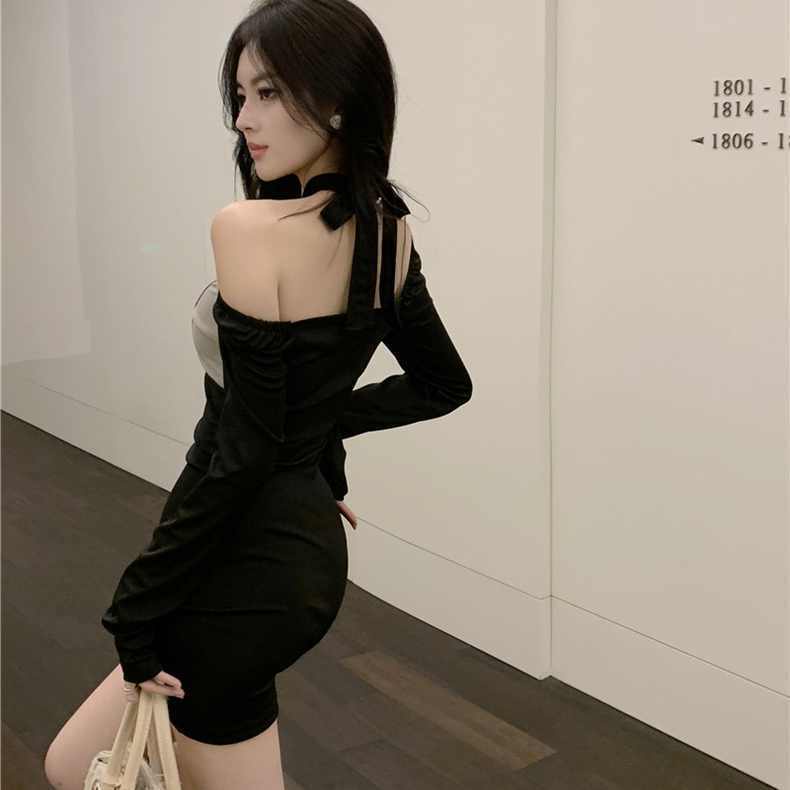 Đầm Ngắn Ôm Dáng Cổ Yếm Khoét Rỗng Phong Cách Thu Đông Ngọt Ngào Cho Nữ