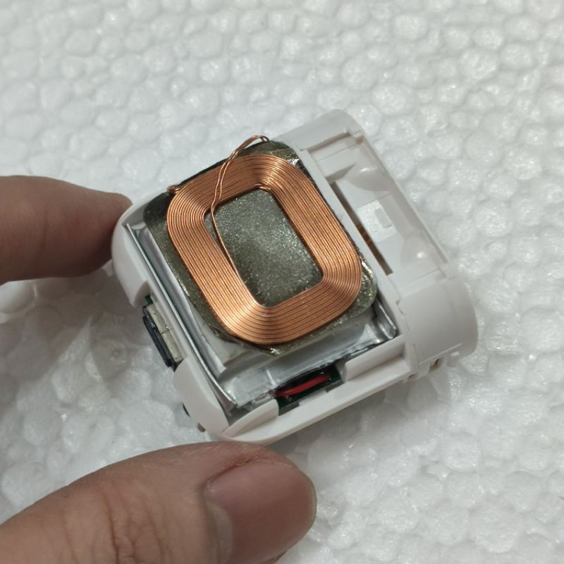 Hộp sạc tai nghe không dây dạng bán thành phẩm