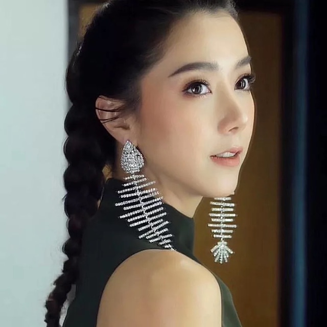 Hoa tai đính đá dáng dài KAIA