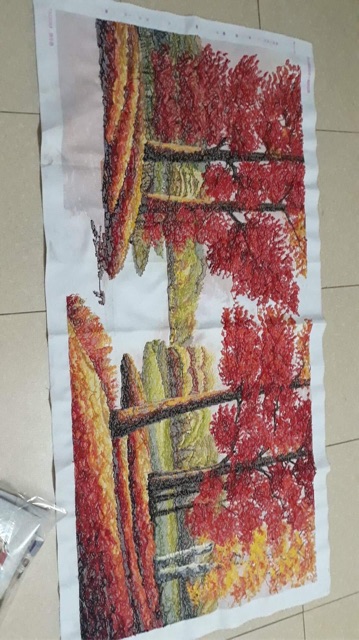 Tranh thêu thành phẩm rừng phong lá đỏ 145x70cm