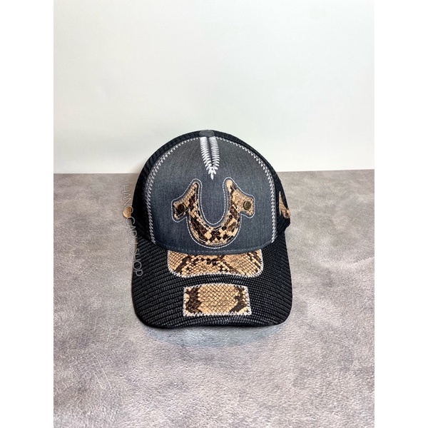 Nón Ông Địa U True Religion Lưới Phối Da Rắn Khoá Da