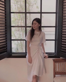 Váy trắng dây rút