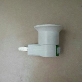 Dui đèn liền công tắc.liền phích cắm