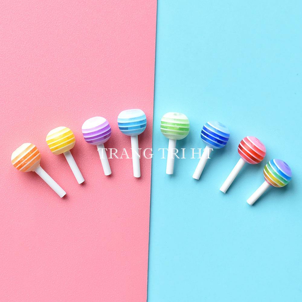 Mô hình kẹo mút tròn charm slime phụ kiện trang trí