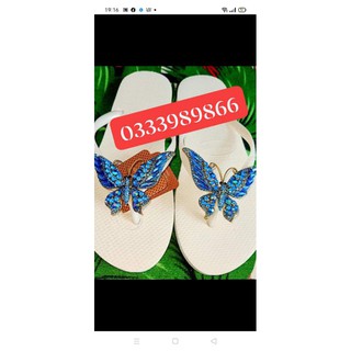 Dép gắn charm bắt ốc vặn