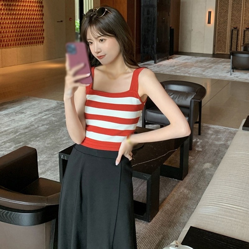 Áo hai dây dệt kim cổ vuông họa tiết kẻ sọc phong cách Hàn quốc