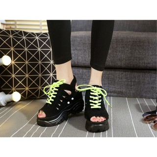 Giày sandal nữ đế nâng cá tính S037D