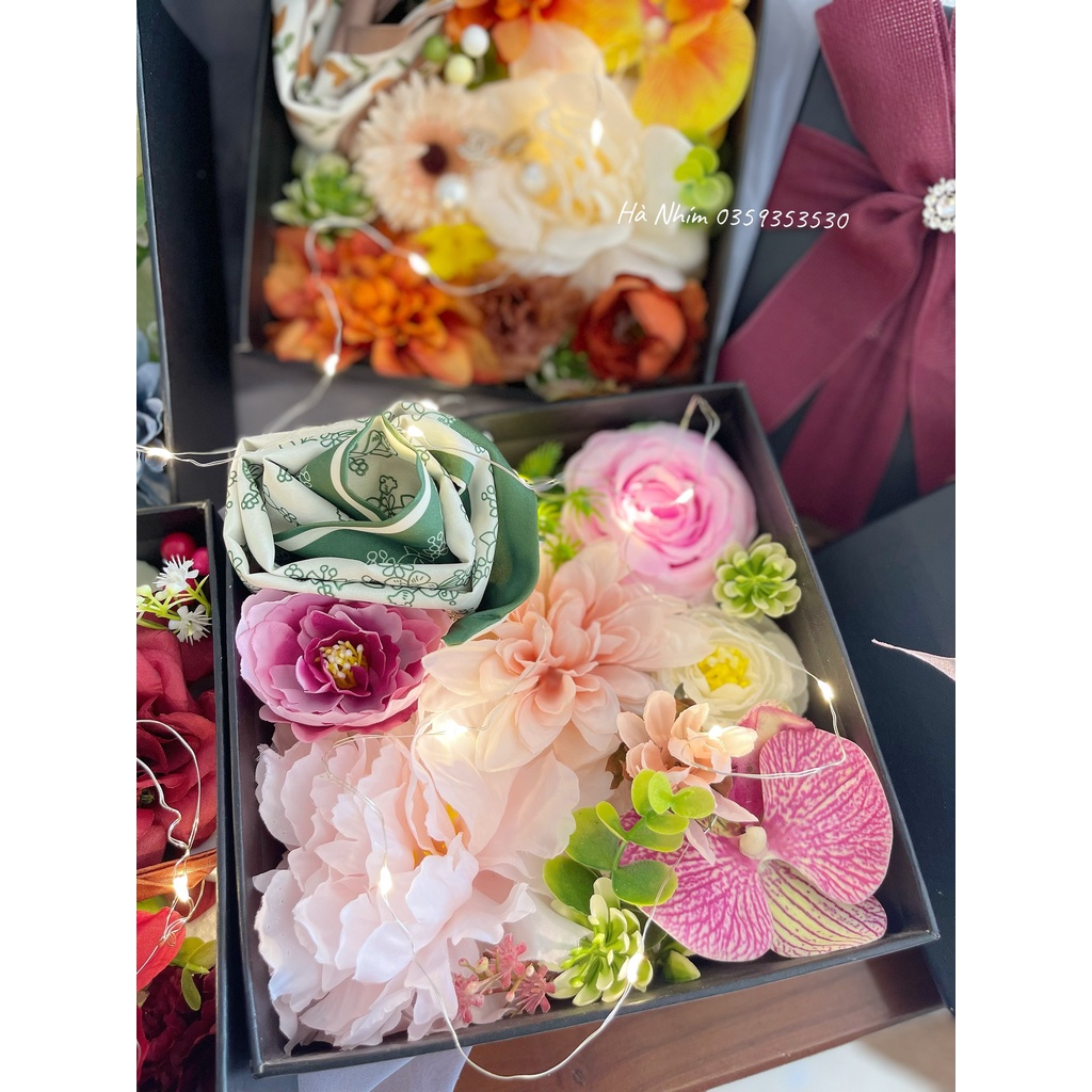 Hộp hoa lụa đựng nước hoa, hộp quà tặng ky 18.18cm