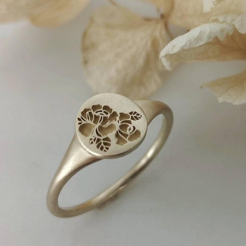 Nhẫn Mạ Vàng 18k Hình Hoa Hồng Sang Trọng