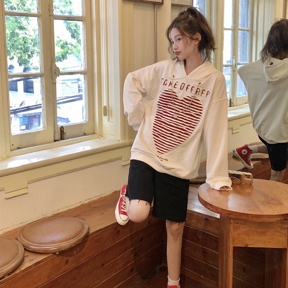 【ZHELIHANGFEI】Áo Hoodie Rách Trái Tim Form Rộng Theo Phong Cách Preppy Dễ Phối Đồ