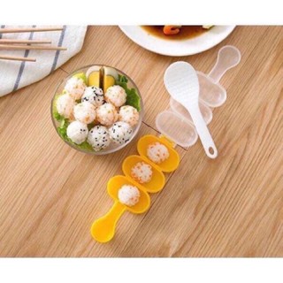 Khuôn lắc cơm bento tạo hình tròn kèm thìa