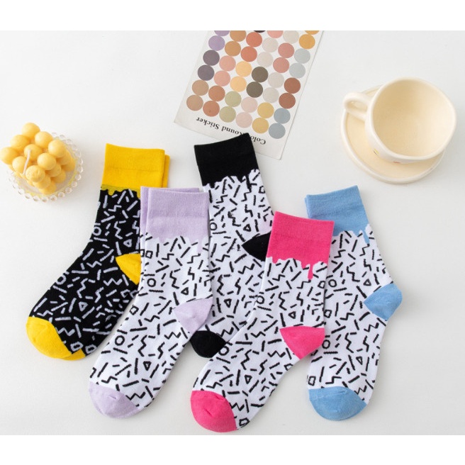 Vớ Tất cao cổ Nam Nữ phong cách thể thao, trẻ trung, năng động.