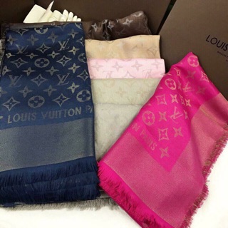 Khăn louis vuitton vuông nhũ