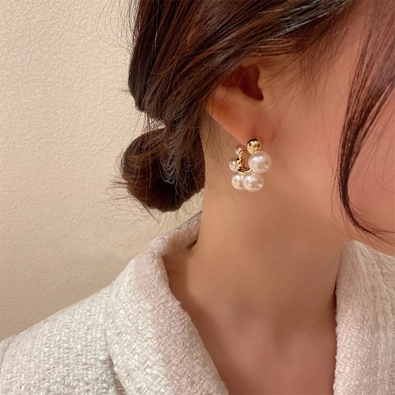 1 Đôi Bông Tai Hình Chữ C Đính Ngọc Trai Thời Trang Hàn Quốc Đơn Giản Tinh Tế Cho Nữ