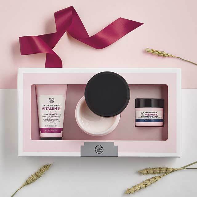 BỘ CHĂM SÓC DA THE BODY SHOP Vitamin E Essential Kit