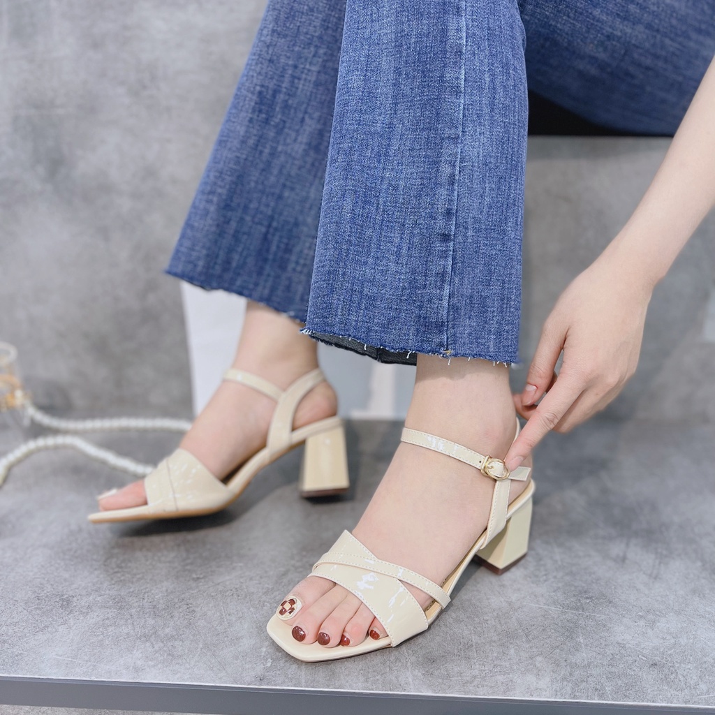 Min's Shoes - Giày Xăng Đan Nữ Da Mềm S392