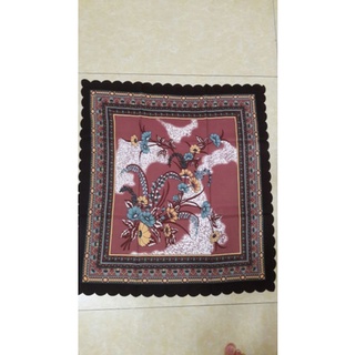 Khăn len Thái bà già