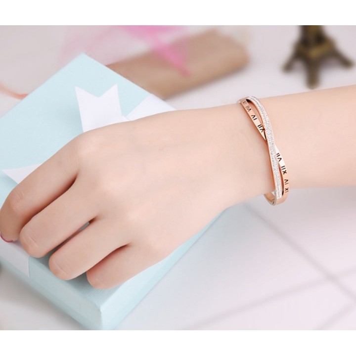Vòng tay nữ titan cao cấp số la mã kết hợp đính đá siêu đẹp, bền màu, hợp thời trang
