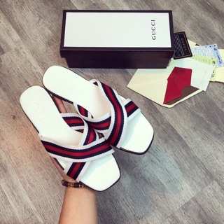 Dép lê quai chéo nữ