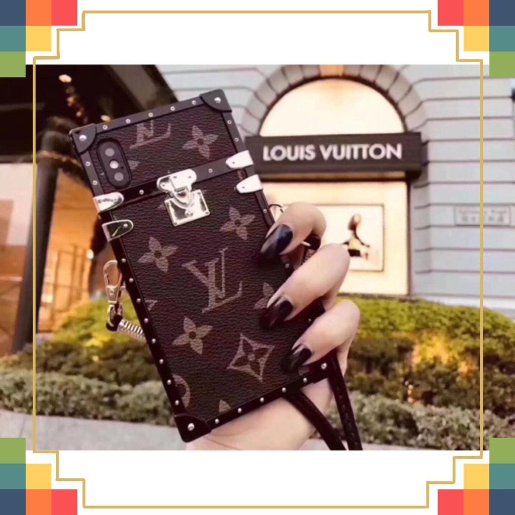 Ốp louisVuitton 2018 kèm dây đeo tréo( iPhone6/iPX)