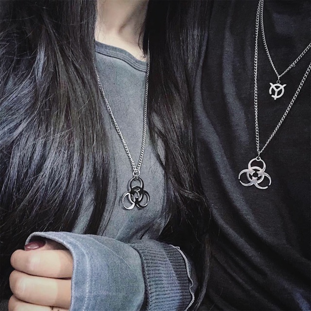 Dây chuyền titan unisex logo Toxic UN191008 không gỉ