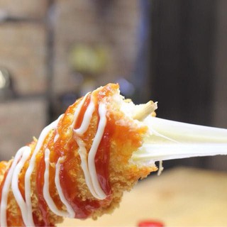 Hotdog phomai Hàn Quốc 5c - đẫm đầy phô mai kéo dài cực ngon