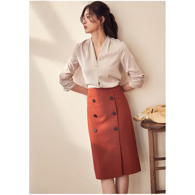 Chân váy phối nút dễ thương | BigBuy360 - bigbuy360.vn