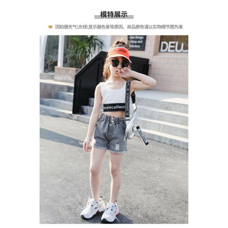 Sét áo croptop kèm quần jeans phong cách cho bé