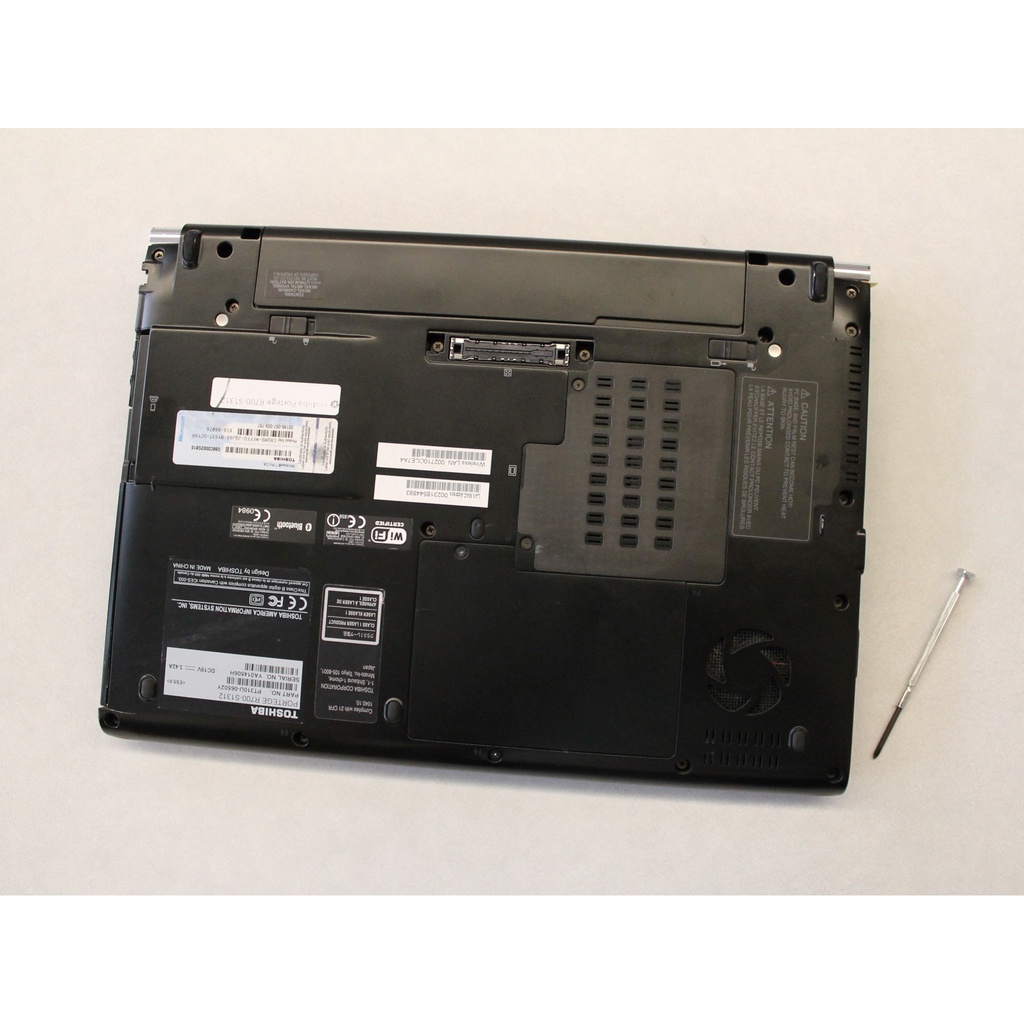 Laptop văn phòng đẳng cấp Toshiba Dynabook R700, chip core i5 đủ phụ kiện | BigBuy360 - bigbuy360.vn