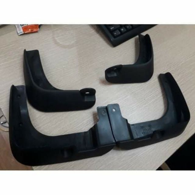 Chắn bùn xe hơi I10