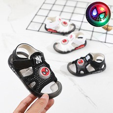 sandal nhện bé trai size 22-27 mũi chống vấp