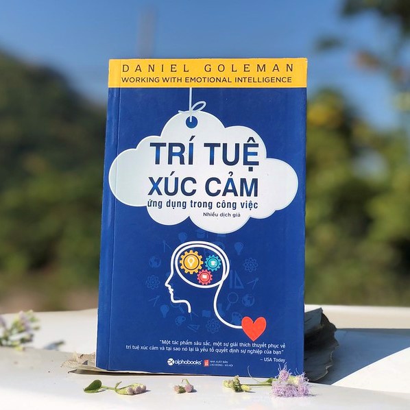 Sách - Trí tuệ xúc cảm ứng dụng trong công việc Tặng Kèm Bookmark