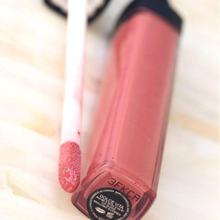 Son bóng Nars màu Dolce Vita