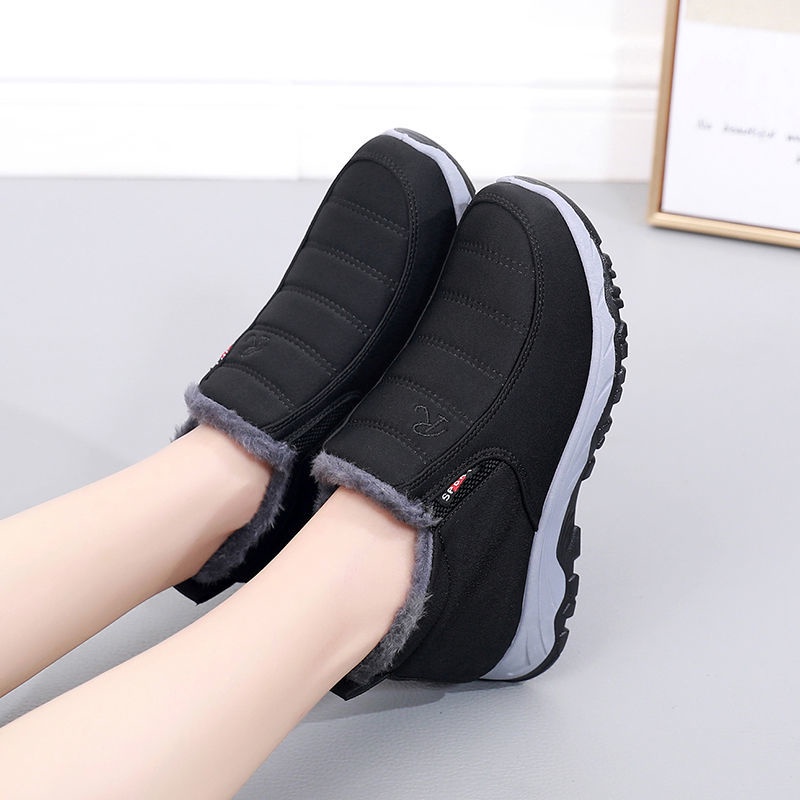 Giày Bốt Cotton Lót Lông Cừu Dày Dặn Giữ Ấm Mùa Đông Phong Cách Bắc Kinh Cổ Điển Mới Cho Nữ