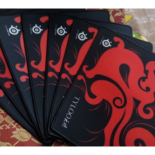 Lót chuột chuyên game may viền chống bong vải 25x32x0.4cm