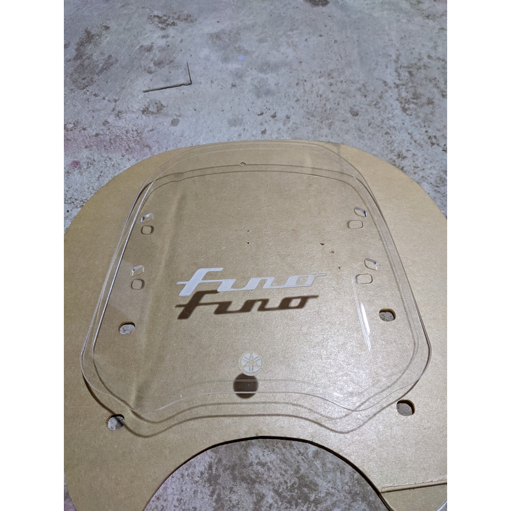 #16 Kính chắn gió Yamaha Fino