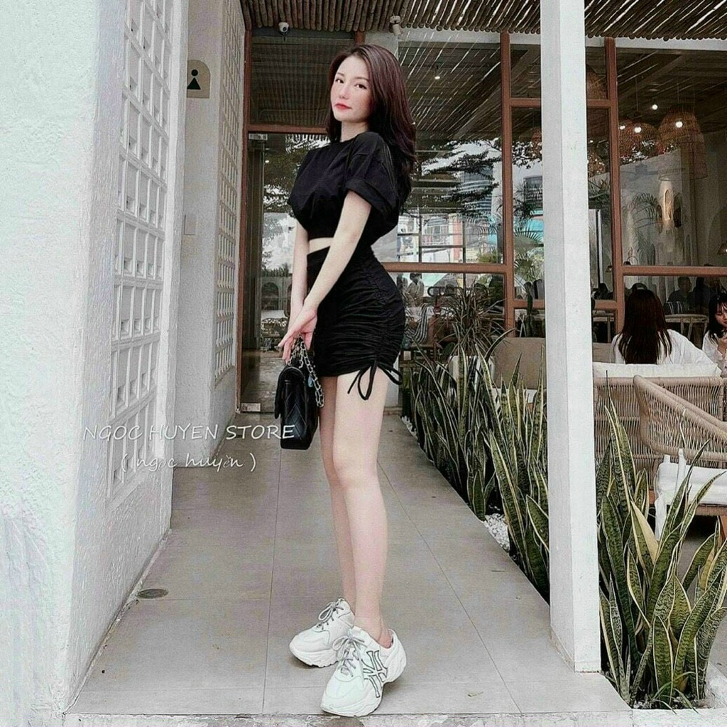 Set Áo Croptop Và Chân Váy Ngắn Rút Dây Rose Fashion