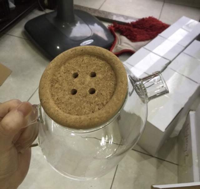 Bình Nước Thủy Tinh Chịu Nhiệt  Nắp Nghiêng 700ml