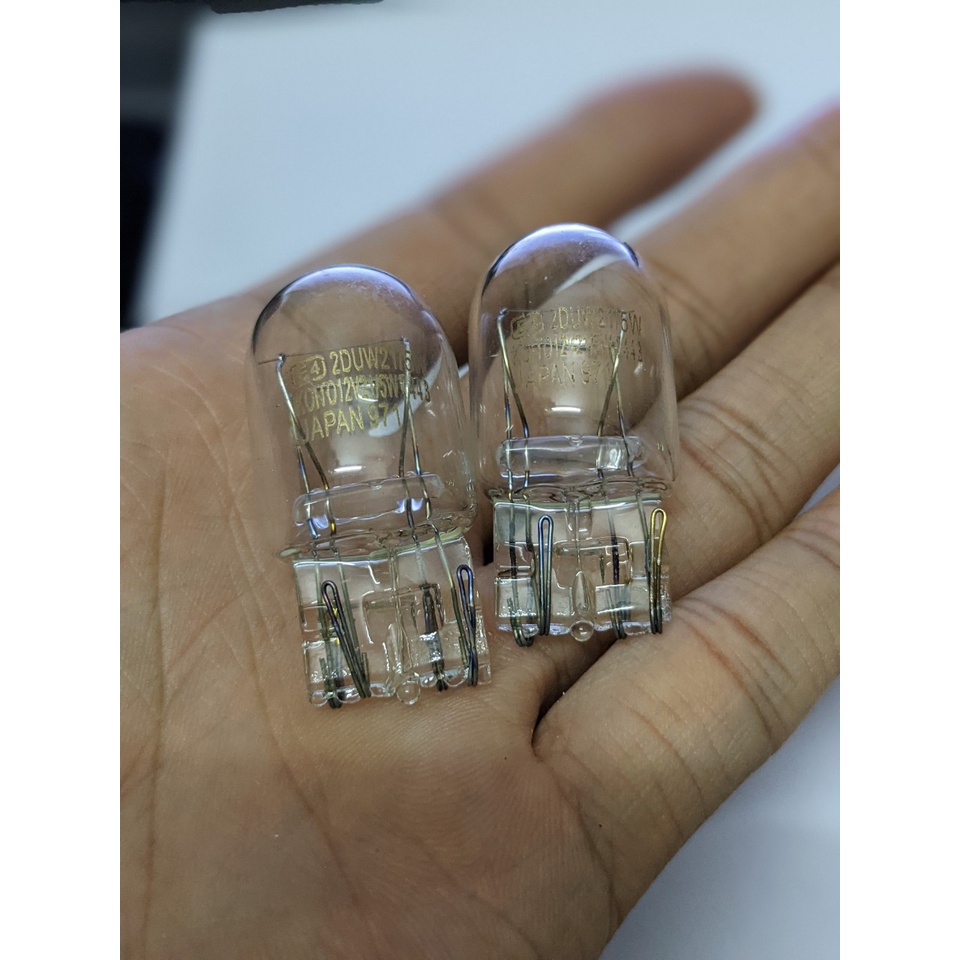 2 bóng đèn T20 Halogen KOITO gắn đèn hậu đèn phanh xi nhan Mazda 2 Mazda 3 và ô tô khác