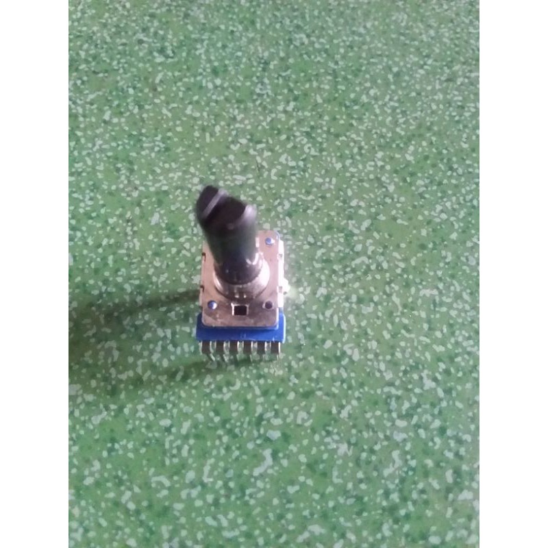 1 chiết áp 6 chân cán 20mm