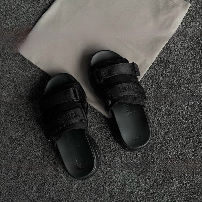 Dép xuồng dior