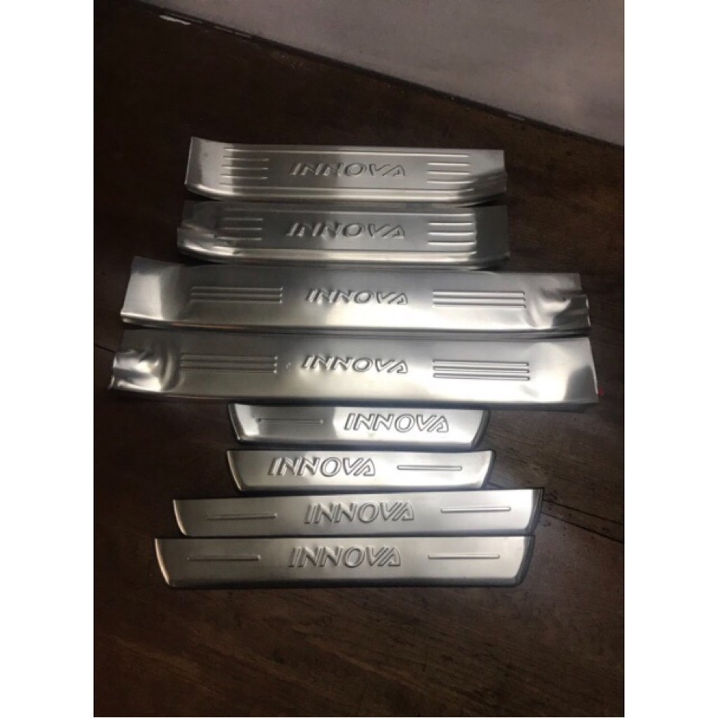 Ốp Bậc Cửa, Nẹp Bước Chân Xe Innova 2007 đến 2021 Mẫu Inox Cao Cấp