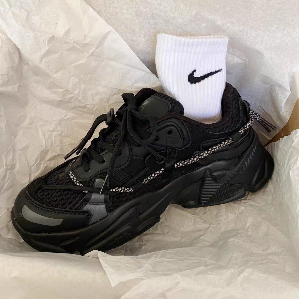 Giày Thể Thao Màu Đen Phong Cách Hàn Quốc Cá Tính Cho Nữ