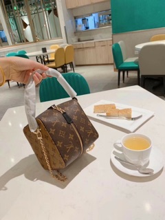 Túi LV Dáng Hộp