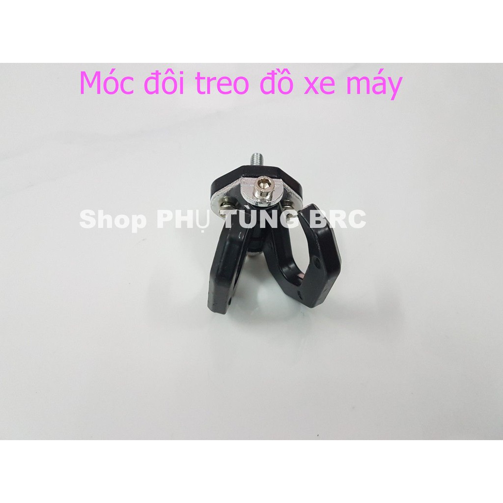 Móc đôi CR7 treo đồ xe máy .