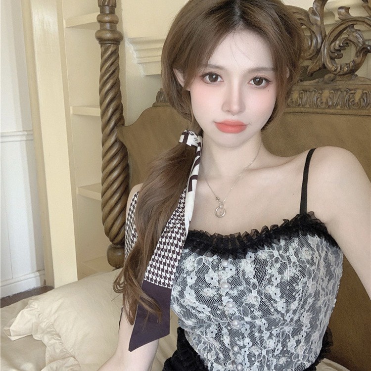 Áo hai dây họa tiết hoa phối ren