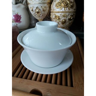 Tách trà sứ trắng kiểu cung đình