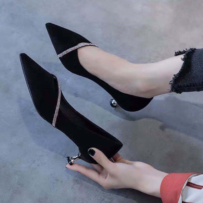 Giày cao gót mũi nhọn đính đá gót nhọn 3 phân màu đen và xanh
